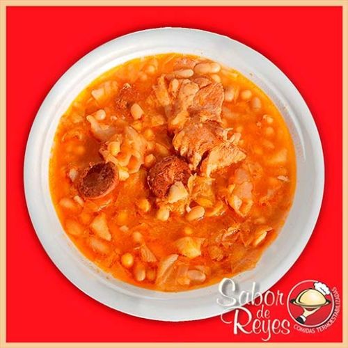 Caldo Gallego Con Chorizo, Porotos Y Garbanzos.