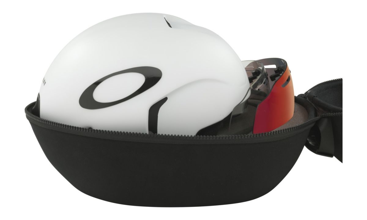 Aro deals 7 oakley